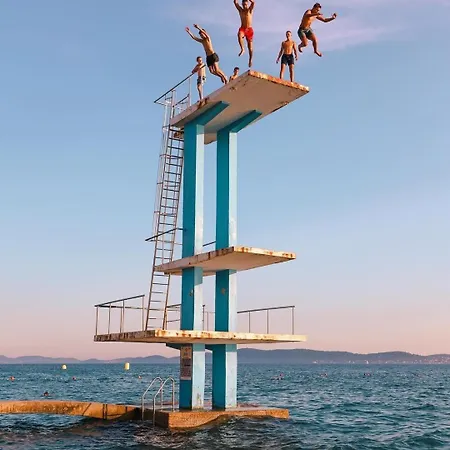 With Freeparking Affittacamere Zara